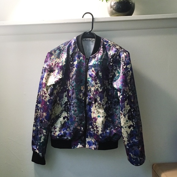 Patterned purple, black and white jacket - Picture 1 of 2